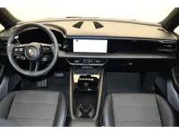 Second-hand Porsche Macan 4 Electric 284 kW (387 CP) 2024 Negru SUV