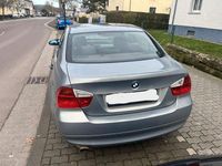 Gebraucht BMW 320 150 PS (110 kW) 2006 Blau Limousine