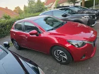 Gebraucht Mazda 2 Center-Line 75 PS (55 kW) 2015 Rot Limousine