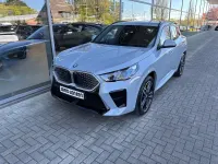 Gebraucht BMW iX2 Luxury Line 150 kW (204 PS) 2025 M brooklyn grau metallic SUV