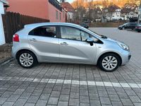Gebraucht Kia Rio Edition 7 109 PS (80 kW) 2012 Silber Limousine