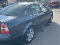 Gebraucht VW Passat 102 PS (75 kW) 2004 Blau Limousine