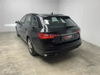 Gebraucht Audi A4 Basis 163 PS (119 kW) 2023 Mythosschwarz (metallic) Kombi