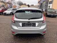 Gebraucht Ford Fiesta SYNC Edition 80 PS (58 kW) 2015 Silber Kleinwagen