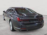 Gebraucht BMW 740 Sport Line 340 PS (250 kW) 2022 Sophistograu brillanteffekt metallic Limousine