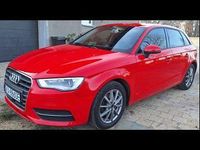 Gebraucht Audi A3 Ambiente 110 PS (80 kW) 2014 Rot Limousine
