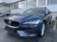 Gebraucht Volvo V60 Core 197 PS (144 kW) 2022 Blau Kombi
