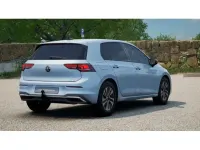 Neu VW Golf VIII 116 PS (85 kW) 2026 Crystal ice blue metallic Limousine