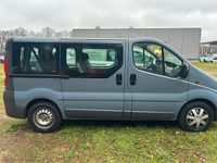 Second-hand Opel Vivaro 145 CP (106 kW) 2008 Albastru Monovolum