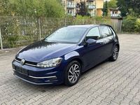 Gebraucht VW Golf Sound 125 PS (91 kW) 2018 Blau Limousine