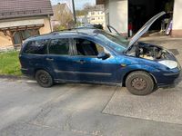 Second-hand Ford Focus 101 CP (74 kW) 2004 Albastru Break