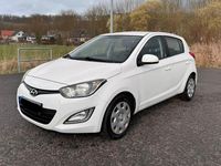 Gebraucht Hyundai i20 90 PS (66 kW) 2014 Weiß Kleinwagen