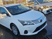 Gebraucht Toyota Avensis Basis 132 PS (97 kW) 2012 Super white 2 Kombi