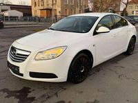 Gebraucht Opel Insignia Edition 116 PS (85 kW) 2009 Weiß Limousine