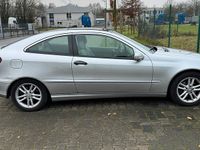 Gebraucht Mercedes C220 143 PS (105 kW) 2002 Silber Coupé
