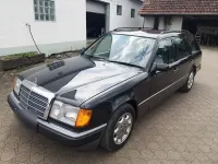 Gebraucht Mercedes 220 150 PS (110 kW) 1993 Schwarz Kombi