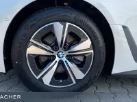 Gebraucht BMW i4 250 kW (340 PS) 2025 Mineralweiß metallic Limousine
