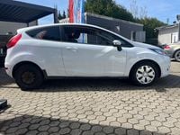Usata Ford Fiesta 95 CV (69 kW) 2011 Bianco Utilitaria