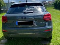 Gebraucht Audi Q2 Design 150 PS (110 kW) 2017 Grau SUV