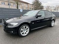 Gebraucht BMW 318 129 PS (94 kW) 2010 Schwarz Limousine