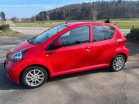 Gebraucht Toyota Aygo 68 PS (50 kW) 2008 Rot Kleinwagen