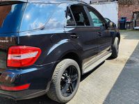 Gebraucht Mercedes ML350 231 PS (169 kW) 2010 Schwarz SUV