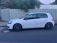 Gebraucht VW Golf VI 122 PS (89 kW) 2011 Weiß Kleinwagen