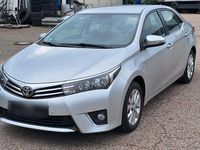 Gebraucht Toyota Corolla 132 PS (97 kW) 2015 Silber Limousine