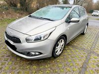 Gebraucht Kia Ceed 131 PS (96 kW) 2013 Grau Kleinwagen