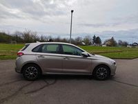 Gebraucht Hyundai i30 99 PS (72 kW) 2018 Beige Kleinwagen