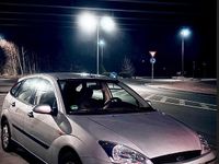 Gebraucht Ford Focus Ghia 115 PS (84 kW) 2001 Grau Kleinwagen