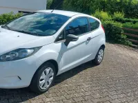 Gebraucht Ford Fiesta 60 PS (44 kW) 2012 Weiß Kleinwagen