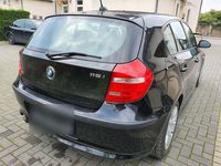 Gebraucht BMW 116 122 PS (89 kW) 2009 Schwarz Kleinwagen