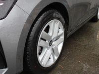 Neu Renault Clio V Evolution 91 PS (66 kW) 2025 Dolomitgrau Limousine