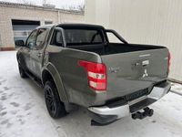 Gebraucht Mitsubishi L200 Basis 181 PS (133 kW) 2017 Grün Pickup