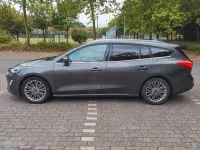 Gebraucht Ford Focus Titanium 125 PS (91 kW) 2018 Grau Kombi