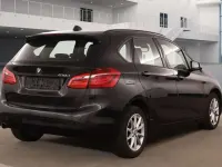 Gebraucht BMW 218 150 PS (110 kW) 2018 Saphirschwarz Van / Kleinbus