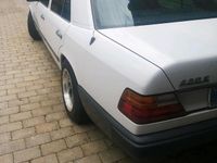 Gebraucht Mercedes E230 132 PS (97 kW) 1986 Andere farben Limousine