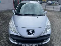 Gebraucht Peugeot 207 Urban Move 95 PS (69 kW) 2008 Aluminiumgrau schutzlack Kleinwagen