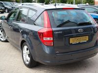Gebraucht Kia Ceed Sportswagon 90 PS (66 kW) 2011 Grau Kombi