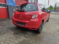 Gebraucht Renault Clio II Dynamique 75 PS (55 kW) 2010 Rot Limousine