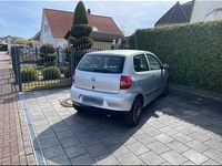 Second-hand VW Fox 69 CP (50 kW) 2005 Argintiu Hatchback