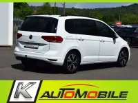 Gebraucht VW Touran 150 PS (110 kW) 2024 Weiss Van / Kleinbus