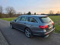 Gebraucht Mercedes E220 Exclusive 194 PS (142 kW) 2016 Grau Kombi