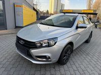 Gebraucht Lada Vesta 102 PS (75 kW) 2018 Silber Limousine