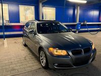 Gebraucht BMW 318 143 PS (105 kW) 2012 Grau Kombi