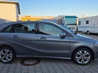 Gebraucht Mercedes B250 Edition 211 PS (155 kW) 2018 Grau Van / Kleinbus