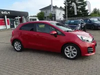 Gebraucht Kia Rio 84 PS (61 kW) 2016 Rot Kleinwagen