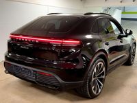 Neu Porsche Macan 300 kW (408 PS) 2025 Tiefschwarz metallic SUV