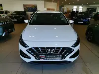 Gebraucht Hyundai i30 120 PS (88 kW) 2021 Polar white / sol Kombi